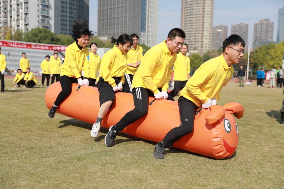 1574075213260161.jpg 黄毛.jpg