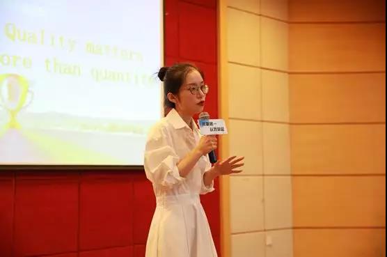 1574078156725715.jpg 卢辰影.jpg